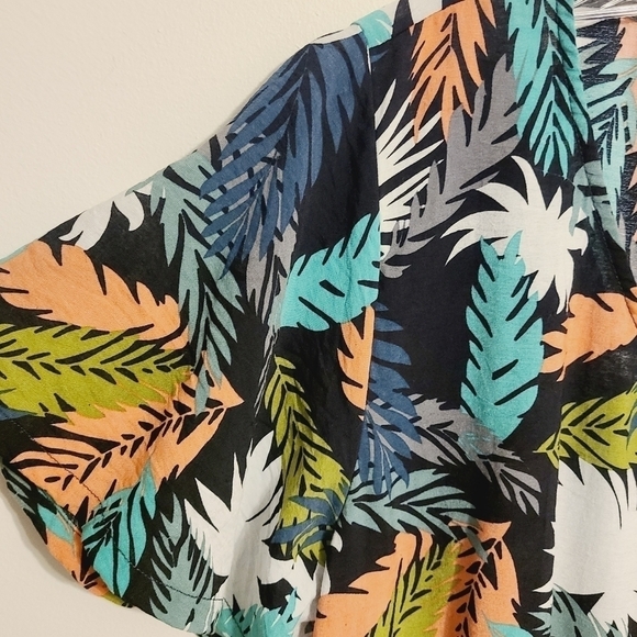 Mododoc | Women's Floral Print Short Sleeve Shorts Romper (Size Medium) - Picture 5 of 12